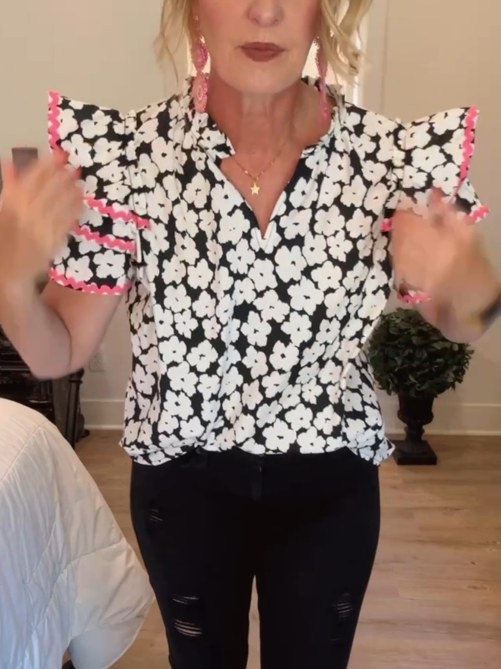 Black & White Floral Puff Sleeve Blouse with Pink Trim - Picture 4 of 10